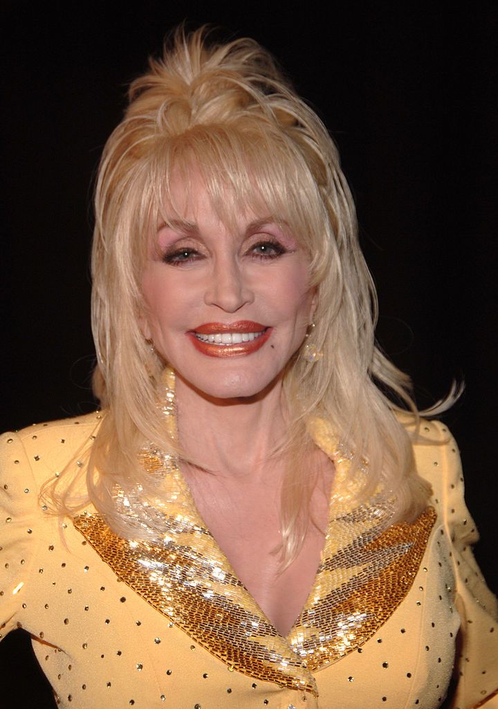 10 Dolly Parton Facts - Fun Things To Know About Dolly Parton