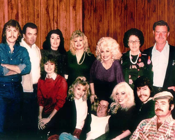 Dolly Parton's Siblings - How Many Siblings Does Dolly Parton Have