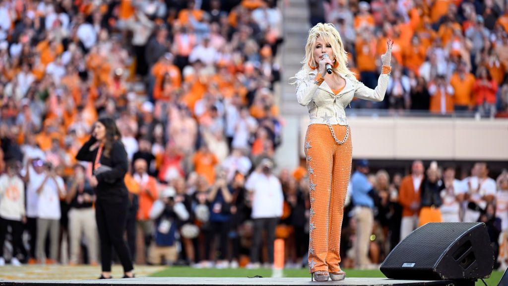 Dolly Parton Is Performing at the Dallas Cowboys Halftime Show