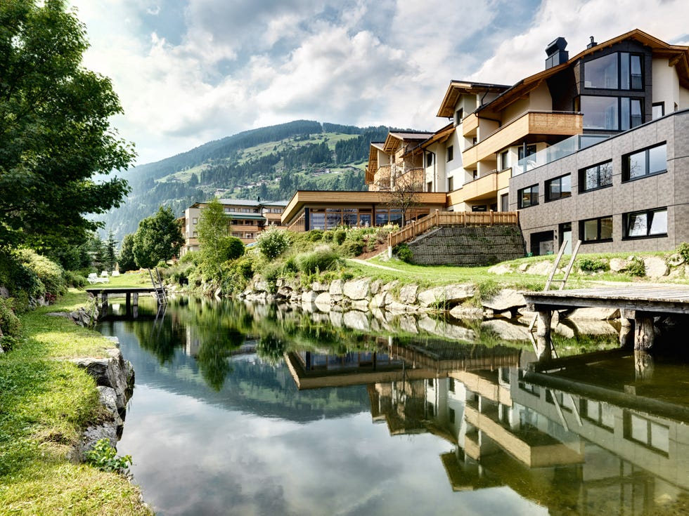 Reflection, Water, Nature, Natural landscape, Waterway, Town, River, Watercourse, Bank, Sky, 