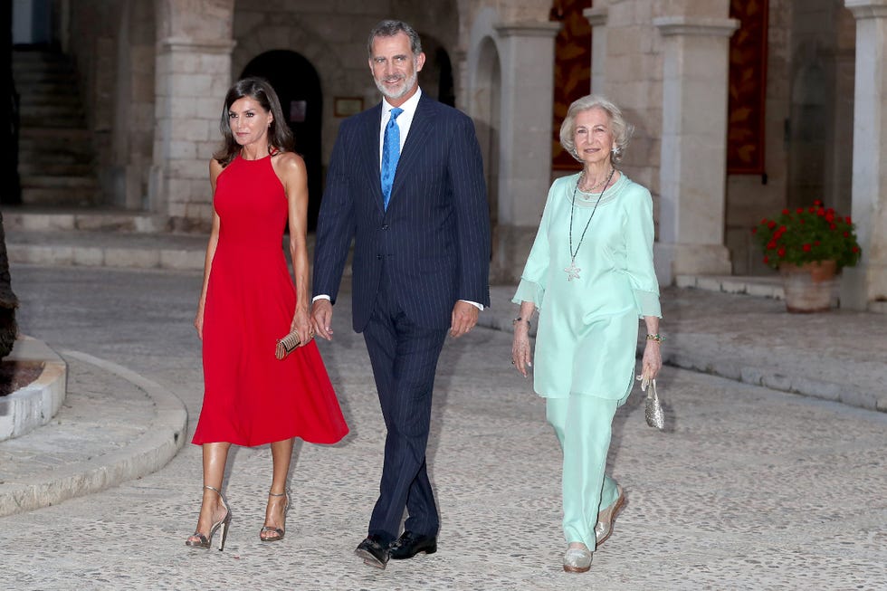 doña sofía acompaña a los reyes recepción mallorca