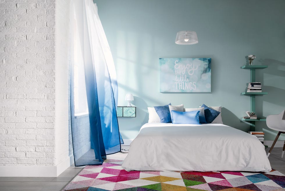 dormitorio en blanco y azul