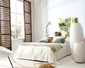 maisons du monde rebaja casi a la mitad las sábanas blancas de toda la vida que no amarillean y son transpirablesdormitorio moderno decorado en blanco
