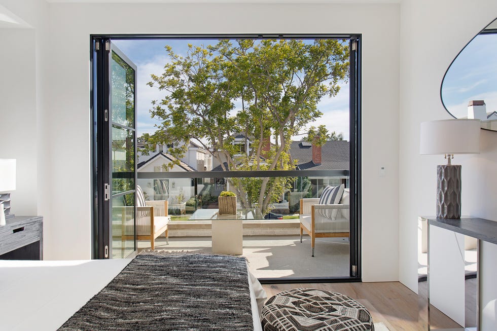 dormitorio con terraza