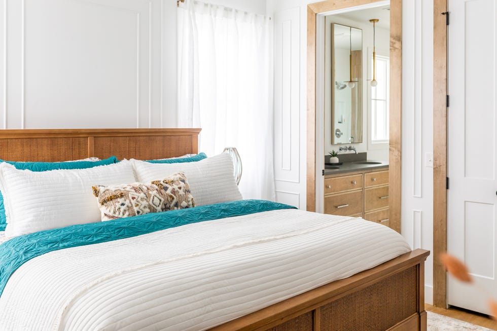 cama de madera estilo mid century