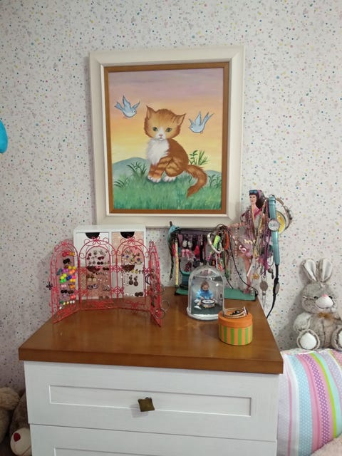Dormitorio infantil decorado en tonos lila