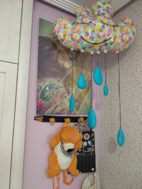Dormitorio infantil decorado en tonos lila