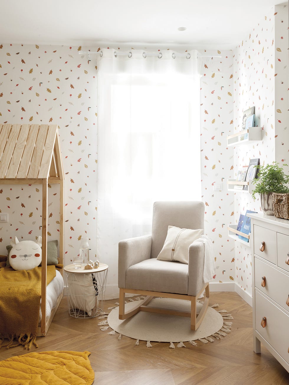 dormitorio infantil después mecedora de madera