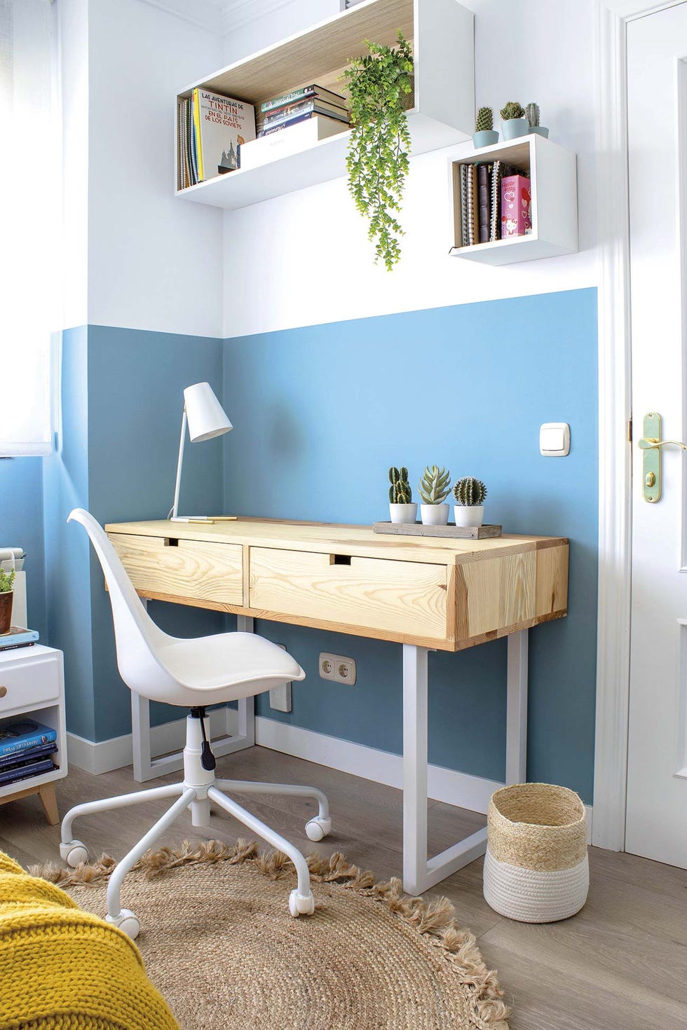 dormitorio juvenil con zona de estudio