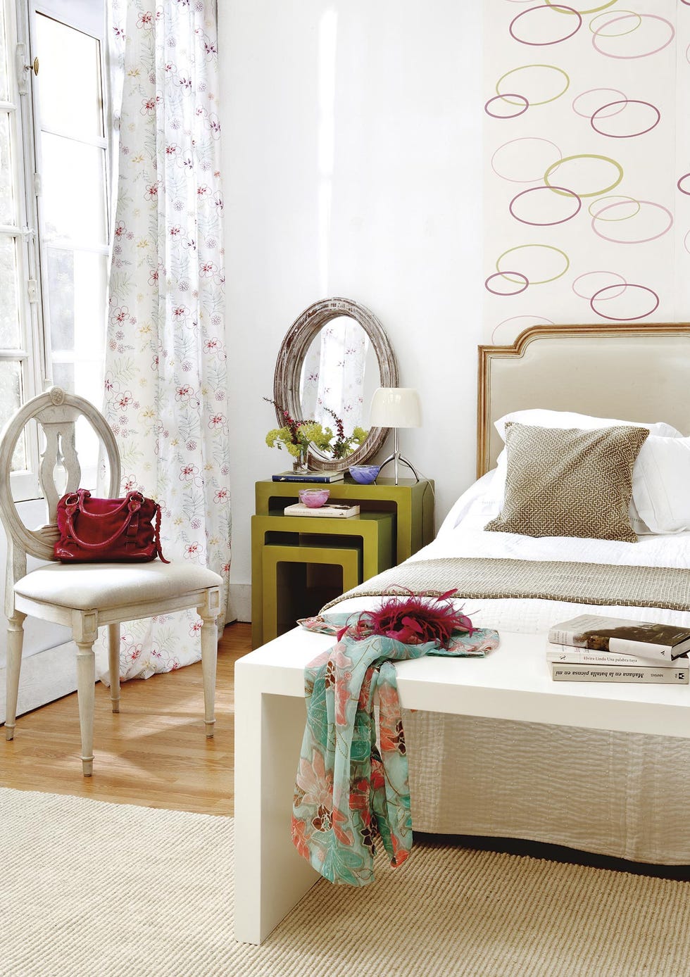 Dormitorio con mezcla de estilo