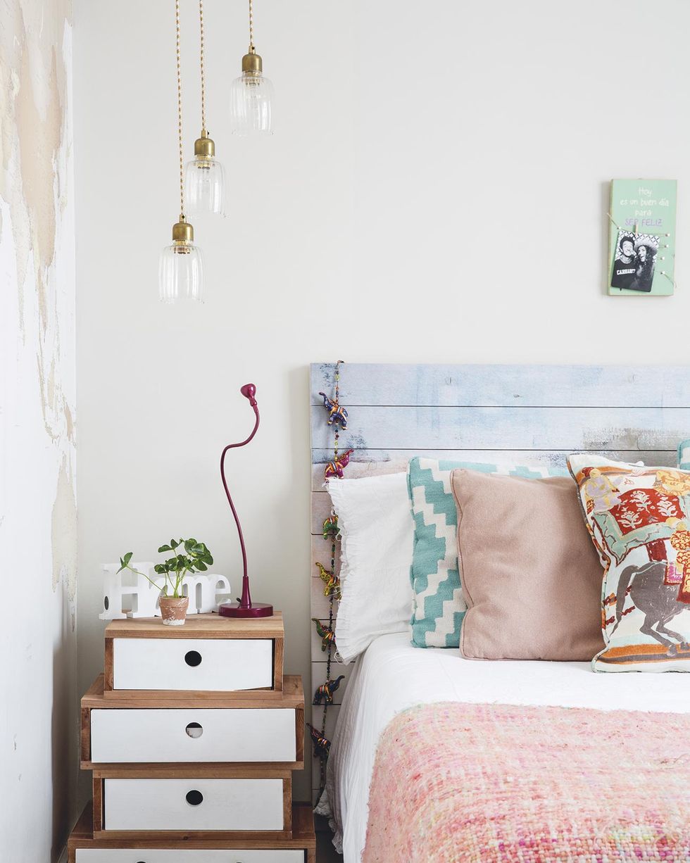 25 dormitorios decorados en blanco muy elegantes y luminosos