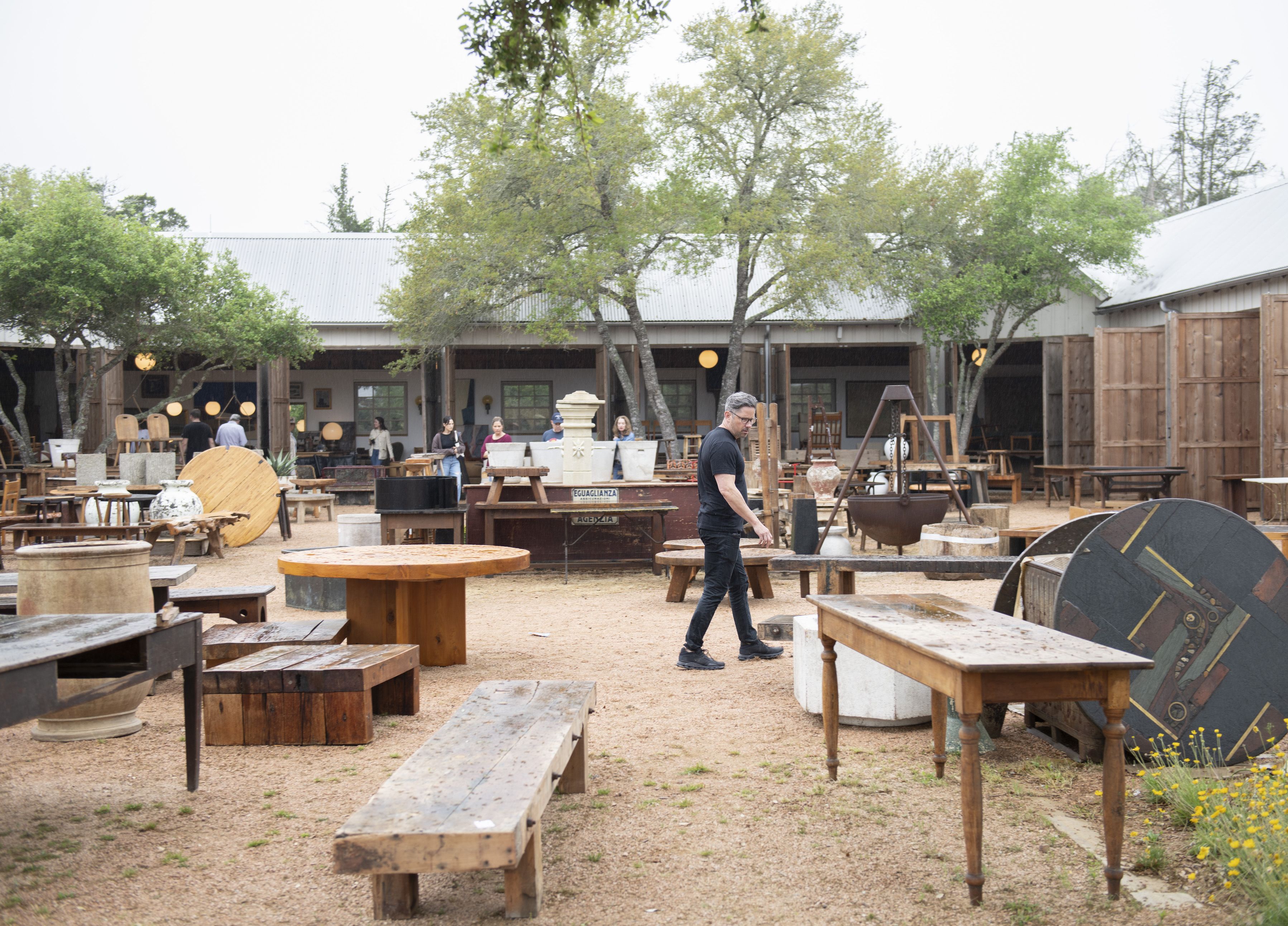 How to Shop the Round Top Antiques Fair, According to Designers