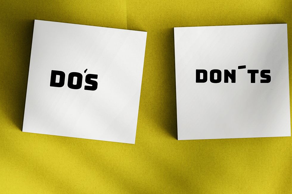 dos and dont text in adhesive notes