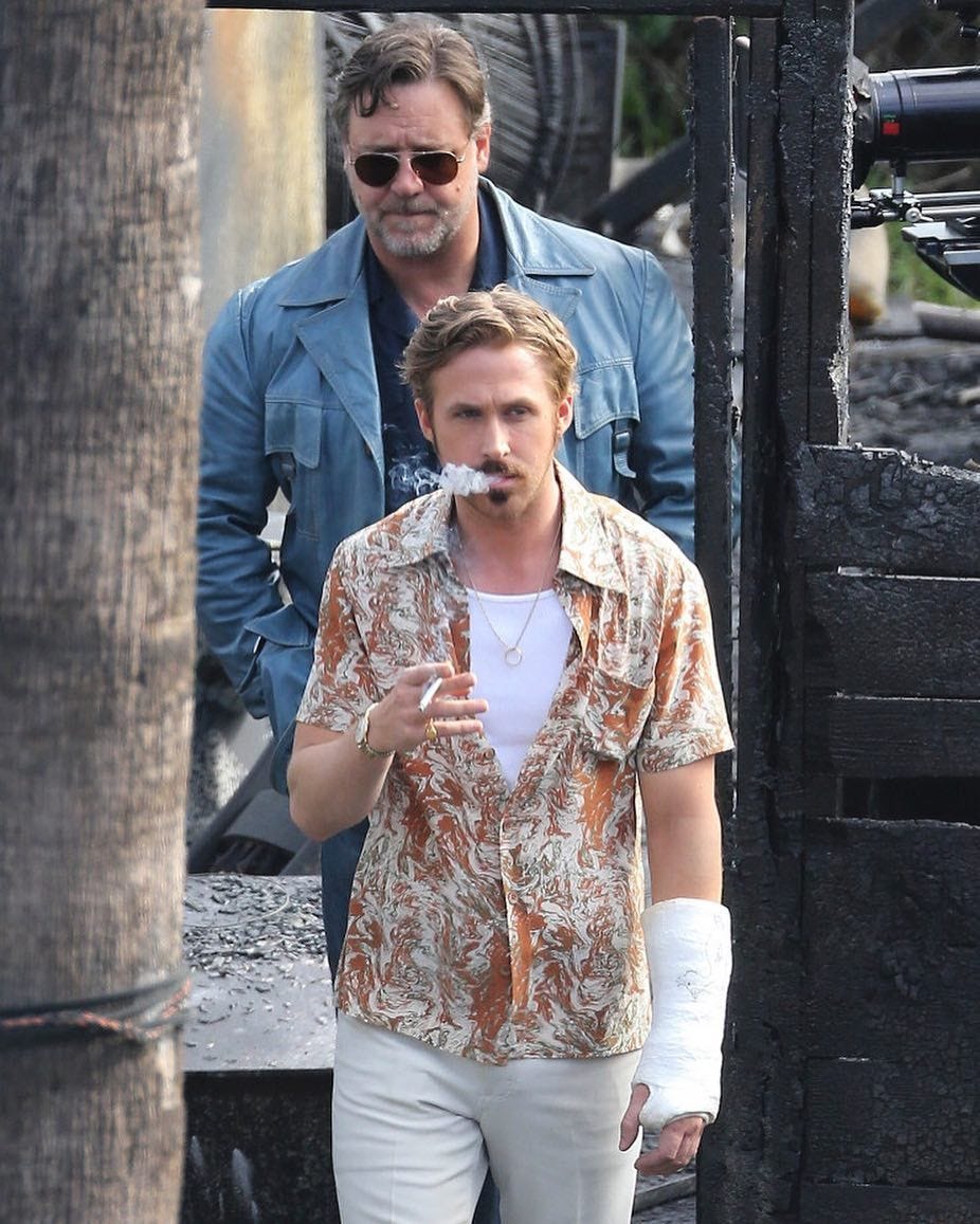 ryan gosling en una escena de dos buenos tipos