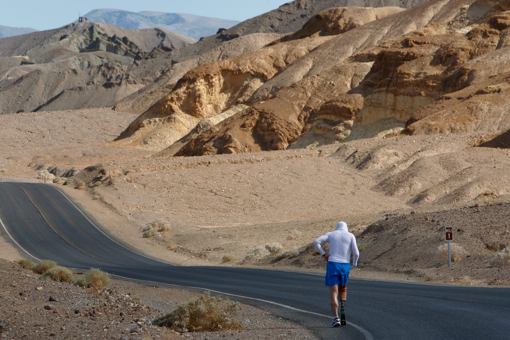 annual badwater ultra marathon held in death valley's extreme heat