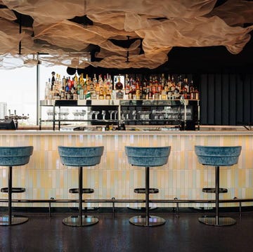 Dit zijn de leukste cafés en bars in Amsterdam voor een drankje luminair