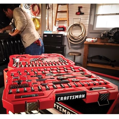Craftsman’s 121-Piece Mechanic Tool Set Is 35% Off at Lowe’s