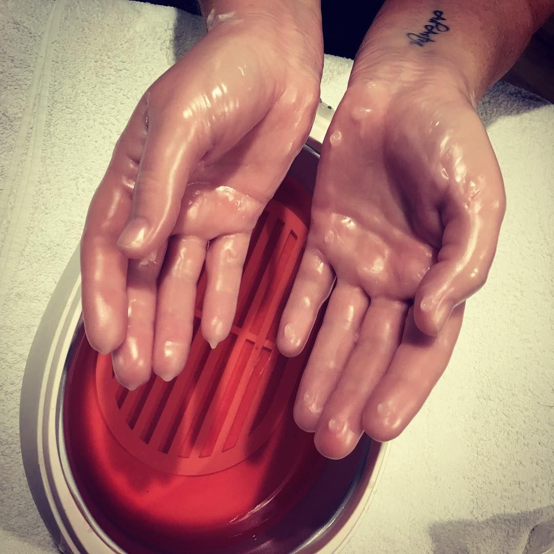 Nail, Hand, Finger, Nail care, Manicure, Flesh, Material property, Muscle, Cosmetics, Thumb, 