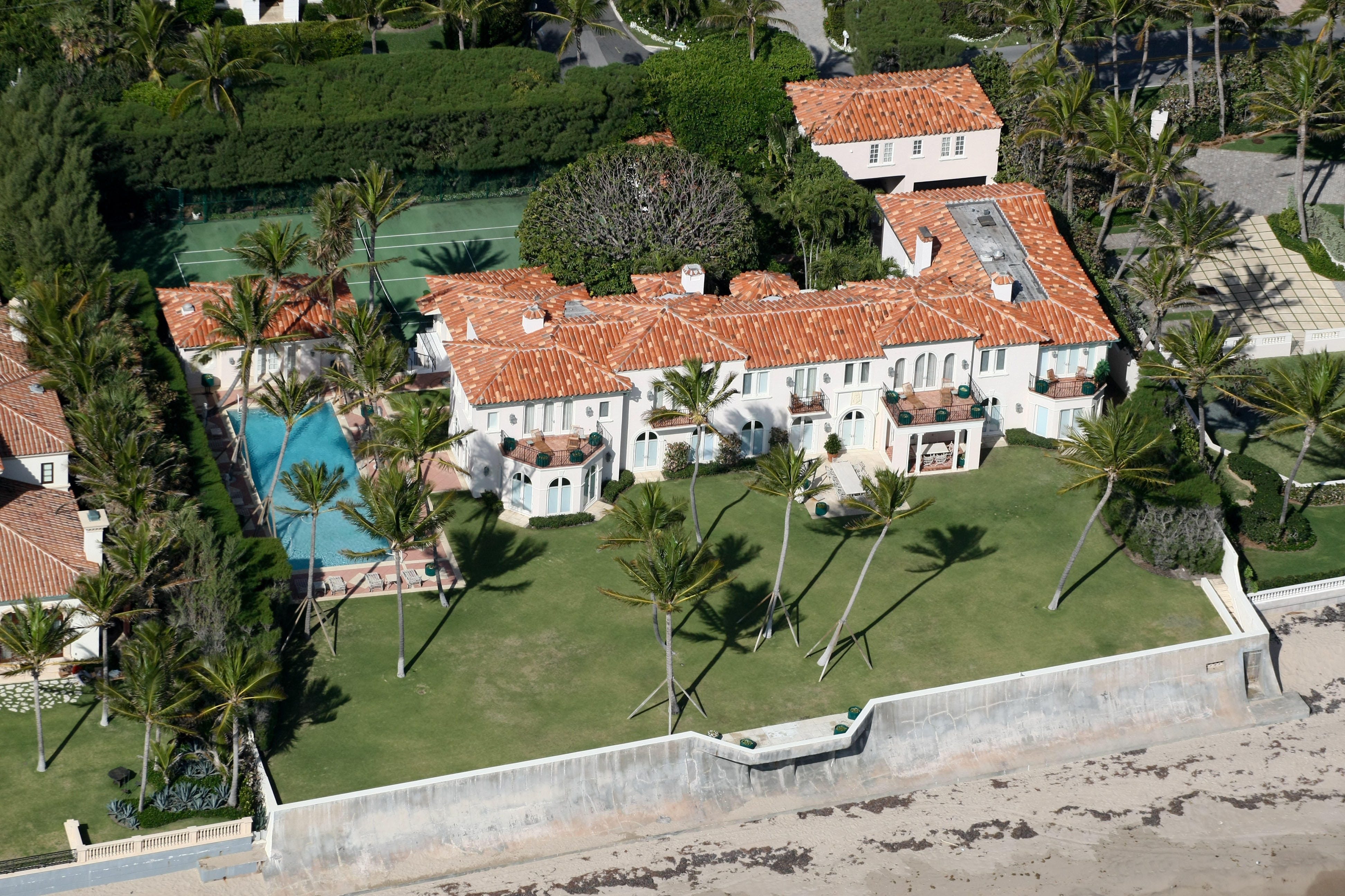 See Inside JFK’s Palm Beach Vacation Home - Kennedy Winter White House ...