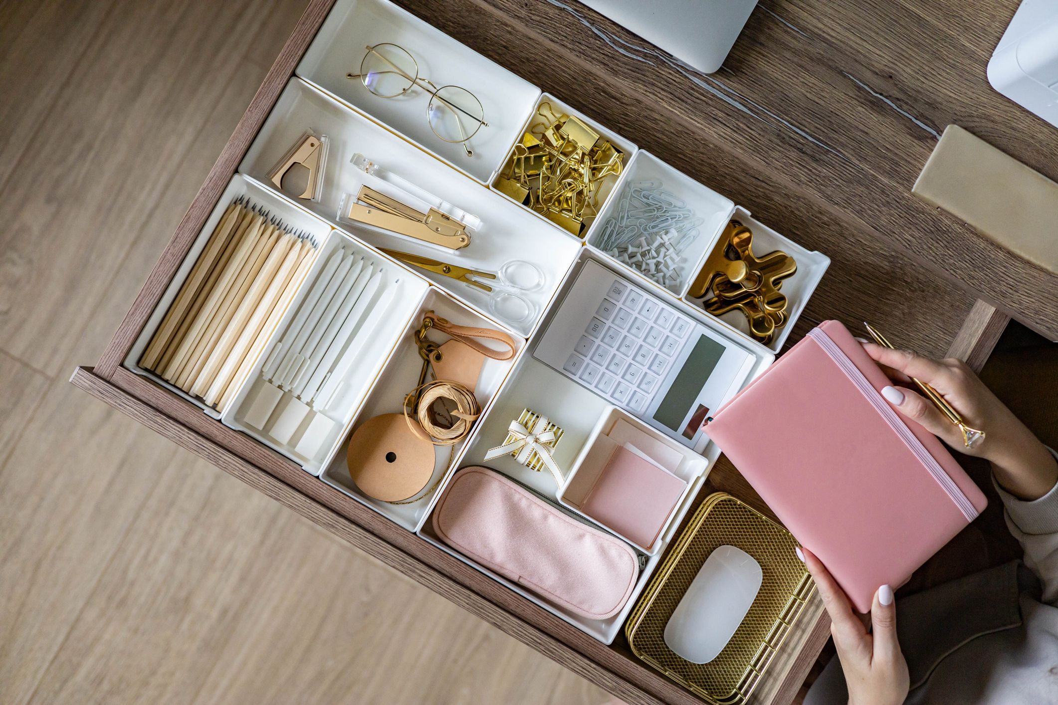 Drawer organisers: How to organise your drawers properly