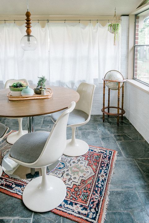 sunroom ideas with tulip style table