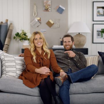dream home makeover   shea and syd mcgee of studio mcgee from episode 2 of dream home makeover cr courtesy of netflixnetflix © 2020