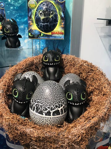 Dreamworks How to Train Your Dragon Hatching Baby Toothless