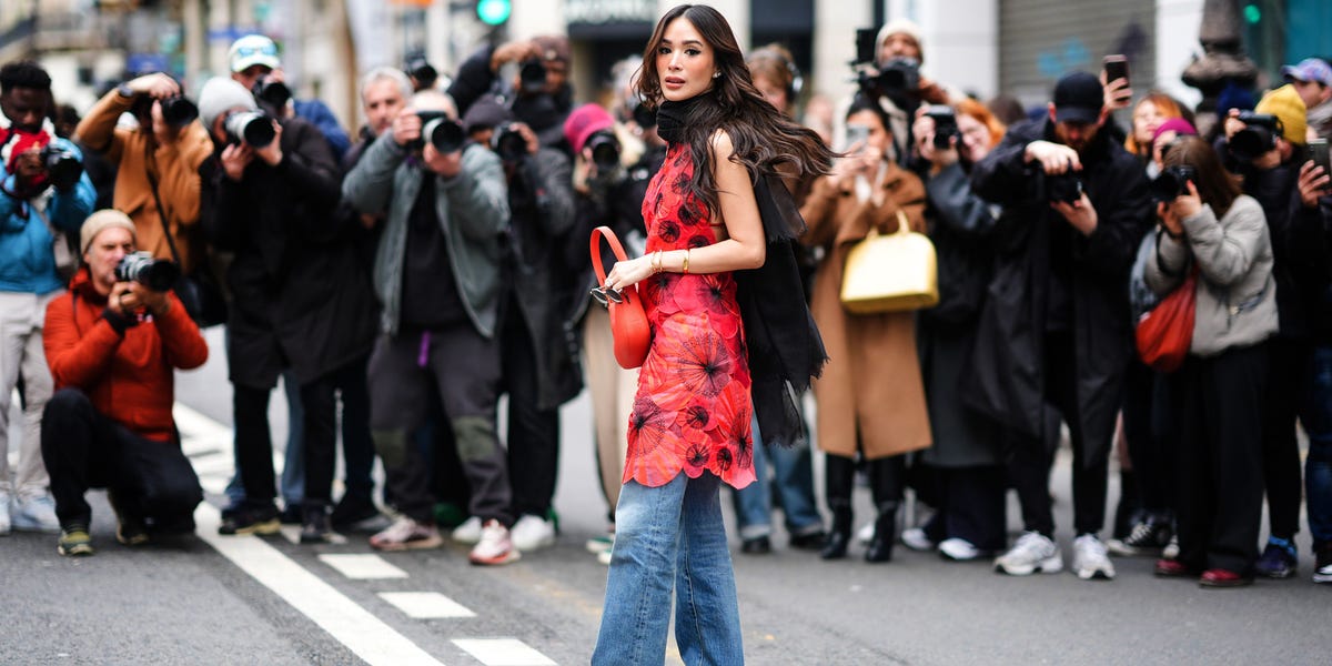 How to Wear a Dress Over Jeans 2024 - Dress Over Jeans 2000s Trend