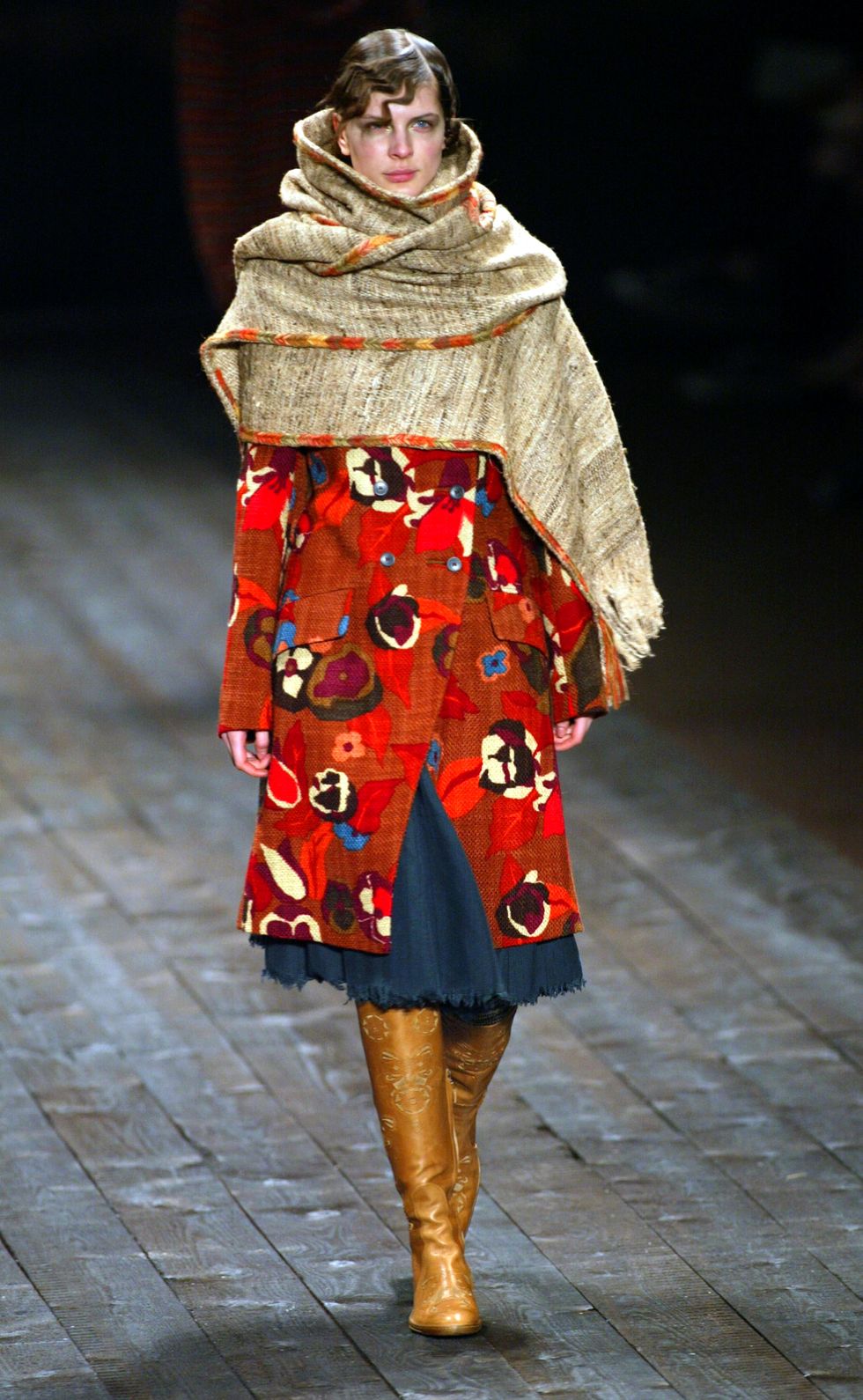 paris, france a model presents a creation for belgian designer dries van noten 08 march 2002 in paris during the autumn winter 20022003 ready to wear collections afp photo pierre verdy photo credit should read pierre verdyafp via getty images