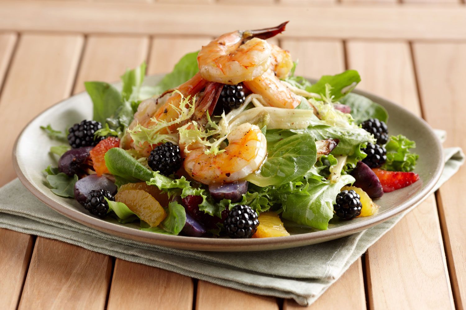 Dish, Food, Salad, Cuisine, Ingredient, Spinach salad, Caesar salad, Garden salad, Fruit salad, Vegetable, 