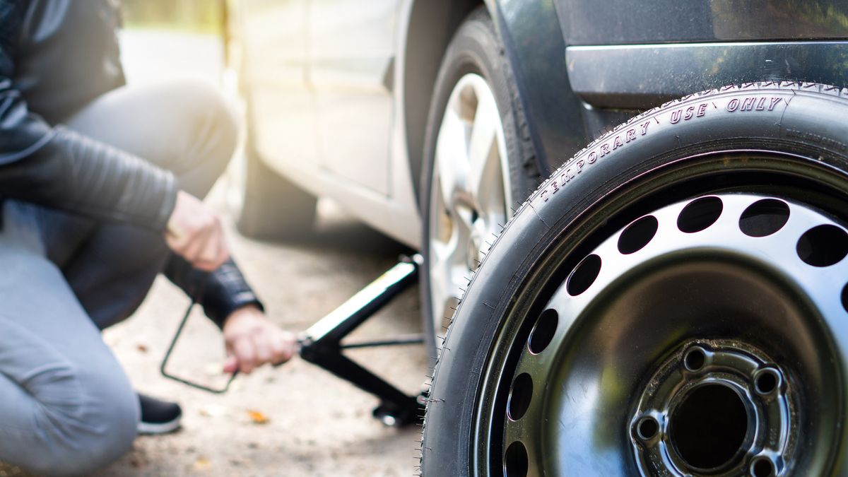 How to Change a Tire: A Step-by-Step Guide for Every Driver