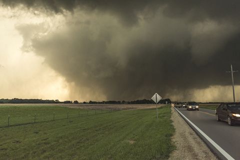 Drivers flee from large tornado