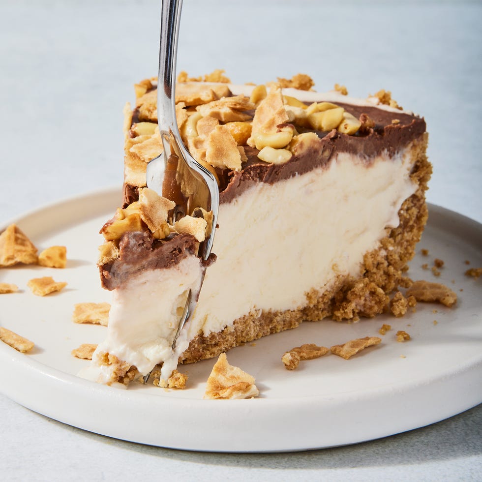 ice cream pie with chocolate ganache, waffle cones and peanuts