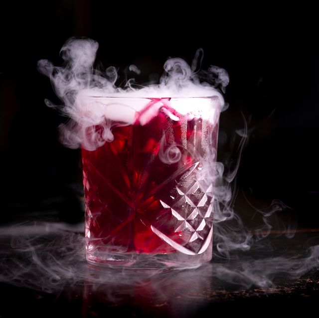 10 Best Dry Ice Drinks for a Spooky Halloween