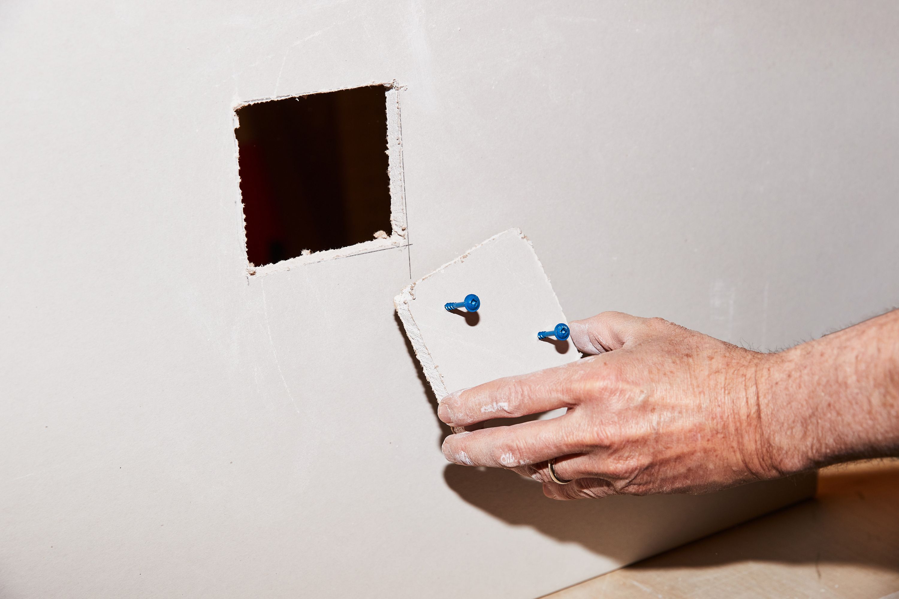 How to Repair Peeling Drywall Tape » The Money Pit