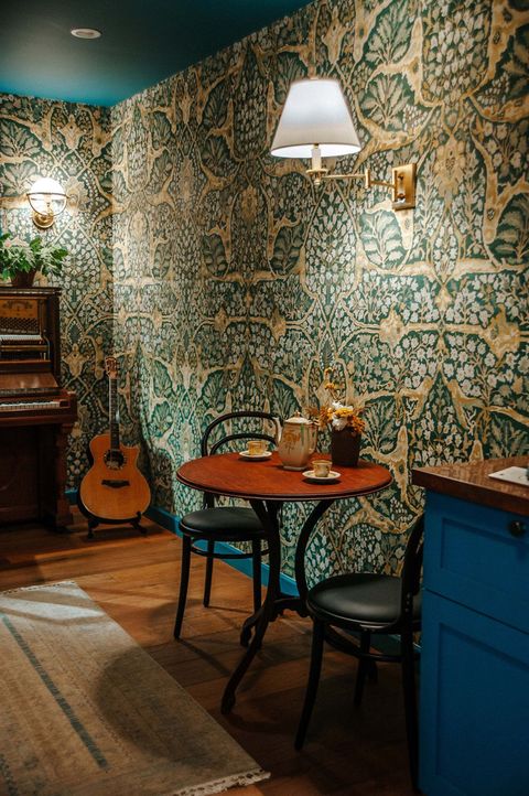 music room, piano, guitar, table