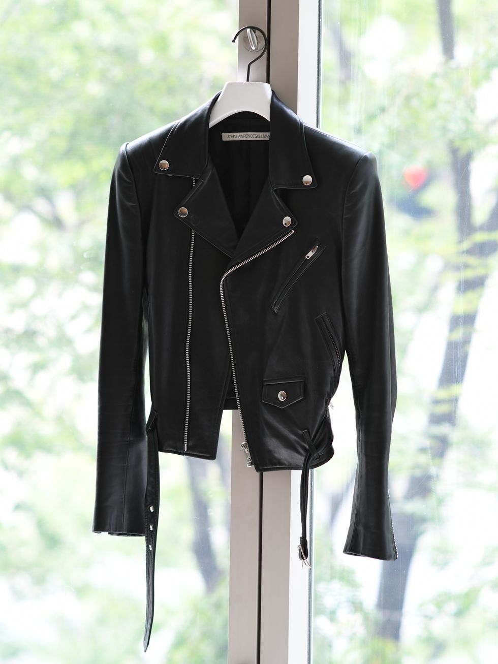 Clothing, Jacket, Outerwear, Leather jacket, Leather, Sleeve, Clothes hanger, Blazer, Textile, Top, 