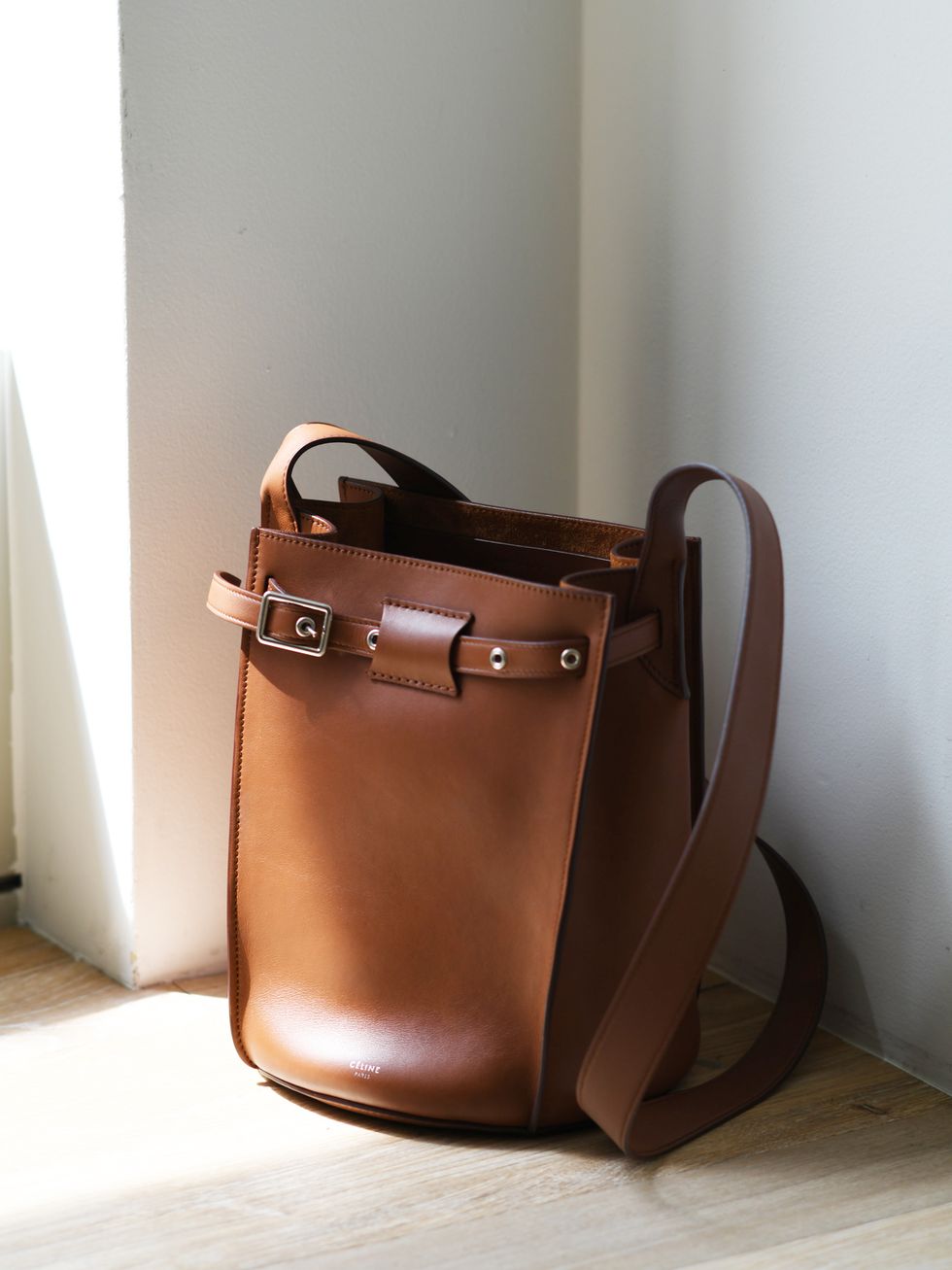 Bag, Handbag, Brown, Leather, Tan, Fashion accessory, Shoulder bag, Luggage and bags, Hand luggage, Caramel color, 