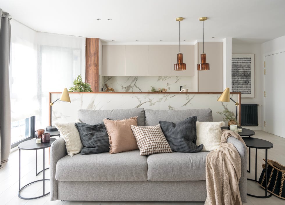 una transformacion sorprendente, de espacios oscuros a una vivienda luminosa y funcional en bilbao