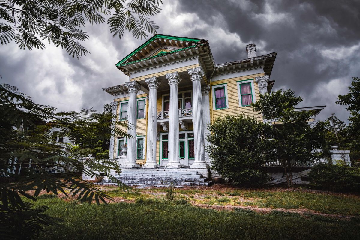 abandoned alabama mansion