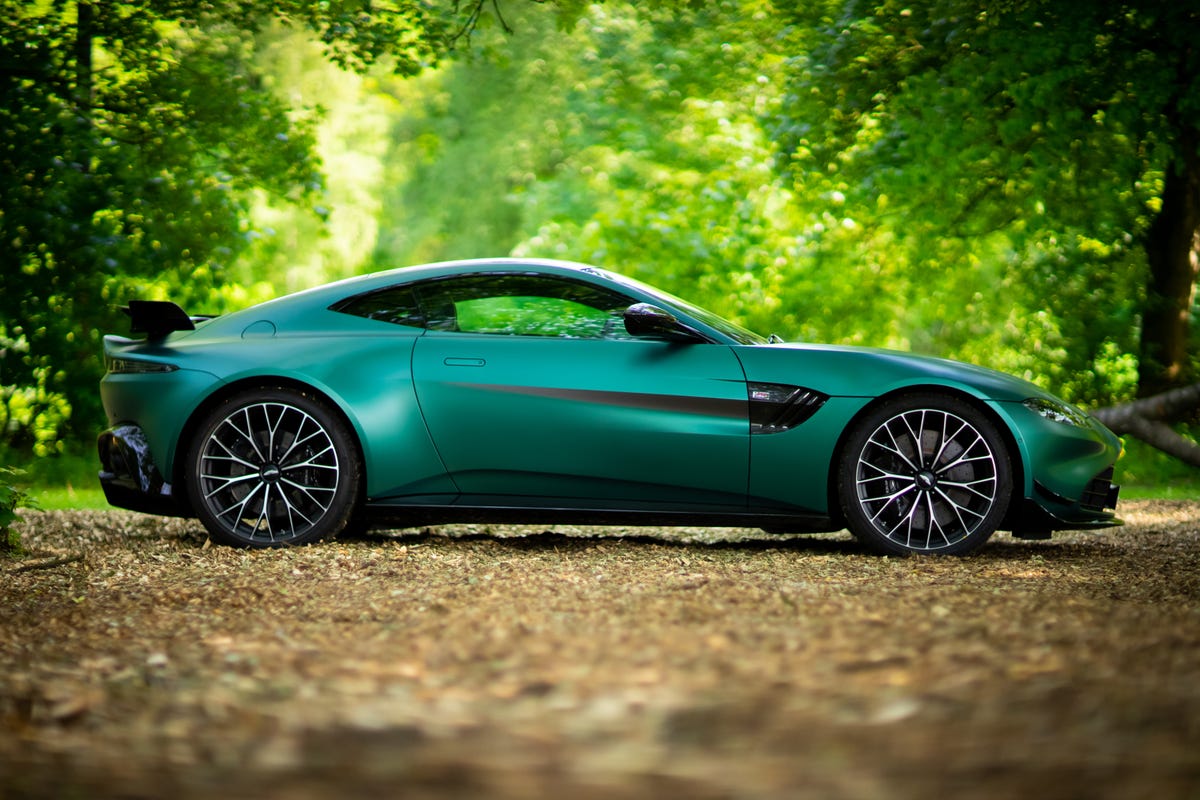 2021 Aston Martin Vantage F1 Edition Photos