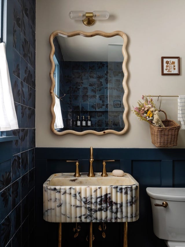 adu powder room