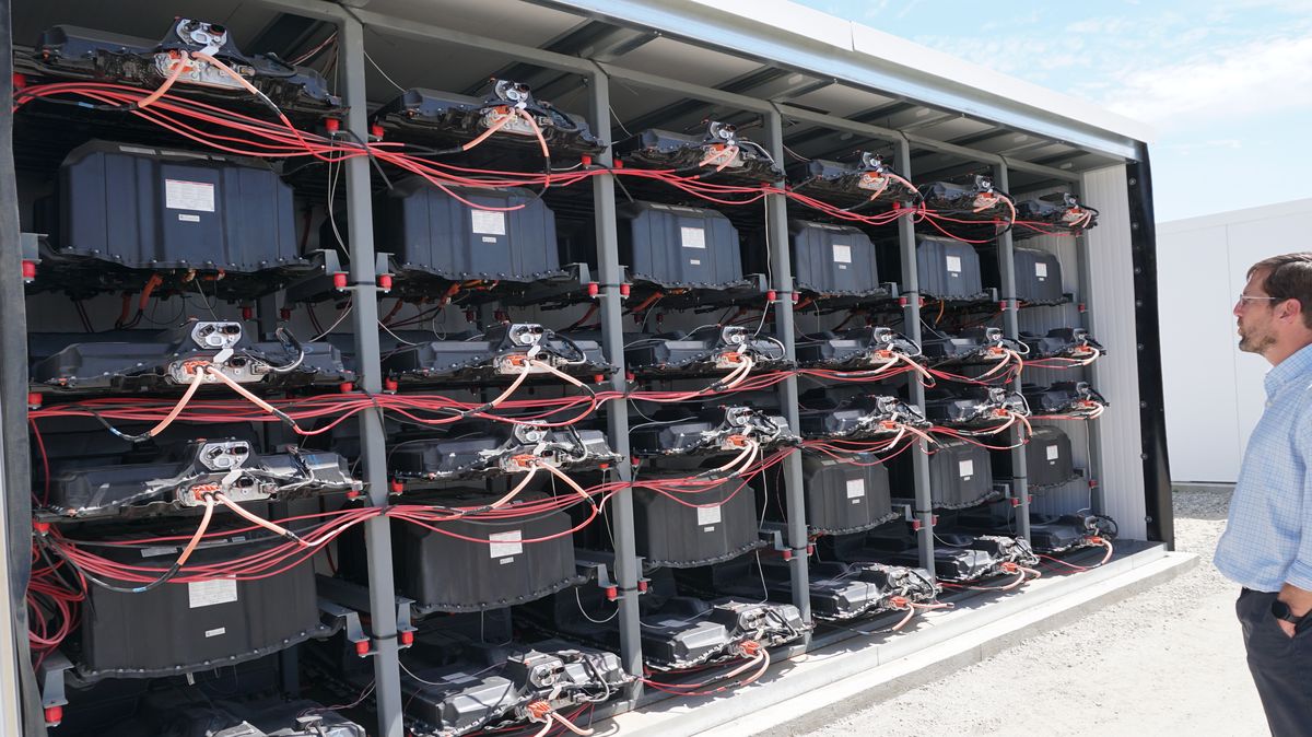reuse ev car battery packs to power the grid