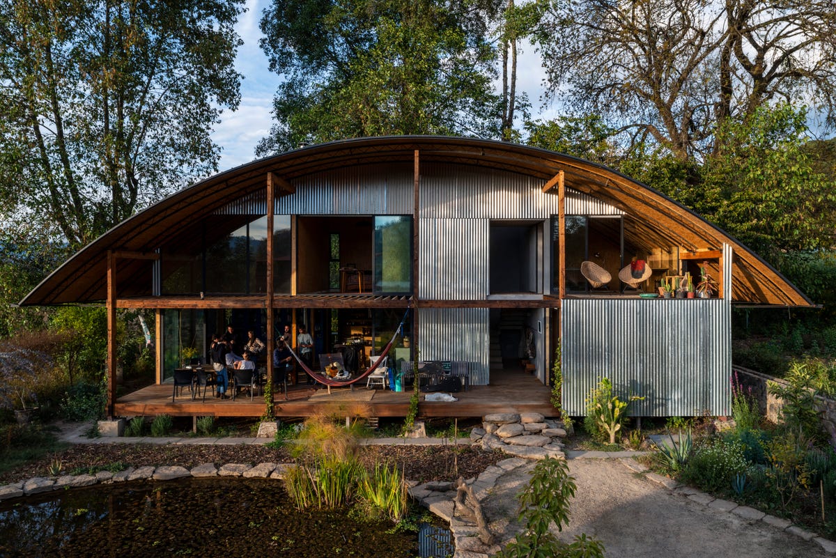 La Lomida, una ecocasa mexicana, es a la vez una cabaña y un pequeño refugio