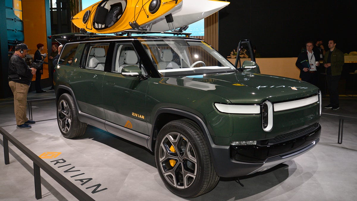 Ford's Lincoln Brand Cancels Electric SUV Planned with Rivian; Here Are ...