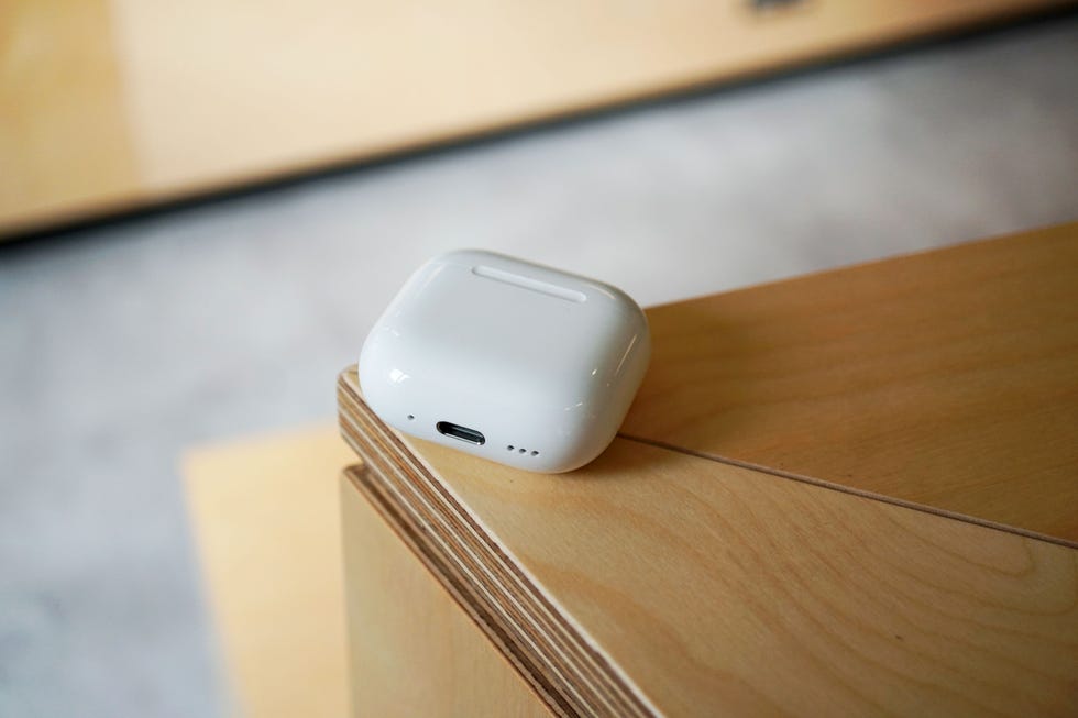 apple airpods 4 anc review