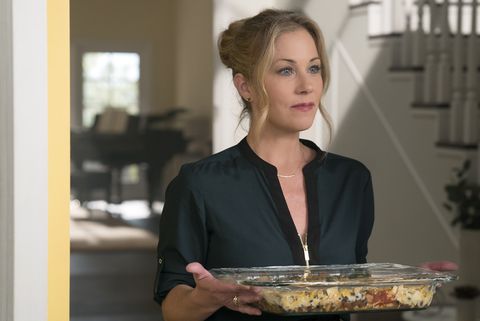 christina applegate in netflix's "dead to me" ﻿