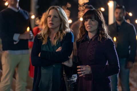 dead to me christina applegate as jen harding, linda cardellini as judy hale in episode 7 of dead to me