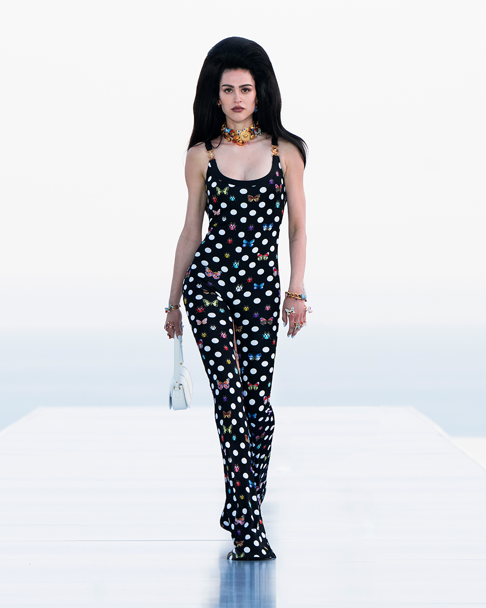 【送料&関税込】Versace Dua Lipa X Shorts Versace x Dua Lipa Butterfly Polka Dot-Print Silk Twill