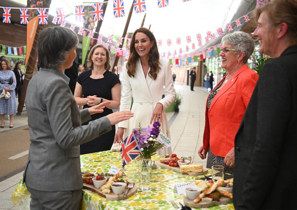 duchess of cambridge queen birthday cake
